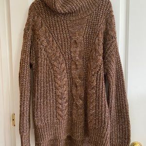 Cozy turtle neck/sweater.  Universal thread.